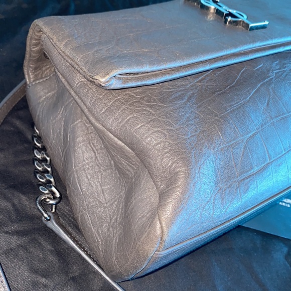 YSL SAINT LAURENT CROC EMBOSSED GREY LEATHER SHOULDER CROSSBODY BAG - Picture 5 of 9